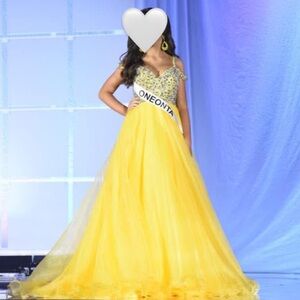 Vibrant Yellow Prom/Pageant Dress